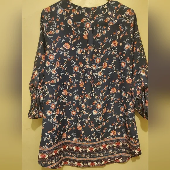 Floral blouse - Picture 6 of 7